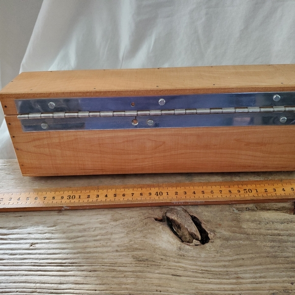 WOOD BOX WITH CUSHION INTERIOR - Picture 9 of 9